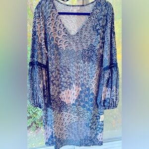 NWT Westport XL blue BOHO 962 floral print w/flare sleeve knitted lace detail.